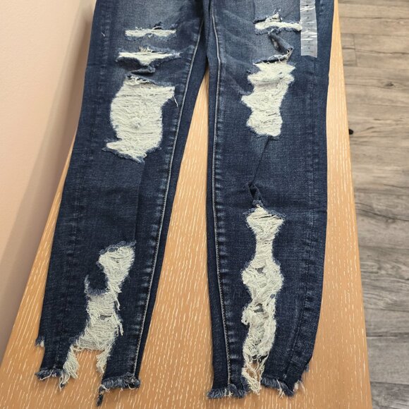 NWT American Eagle Jeans - Picture 3 of 4